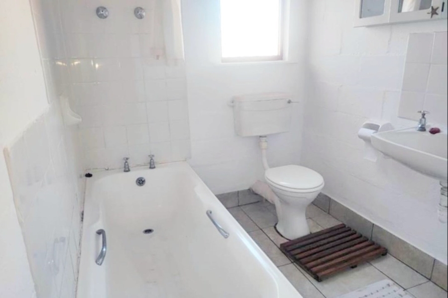 4 Bedroom Property for Sale in Bluewater Bay Western Cape